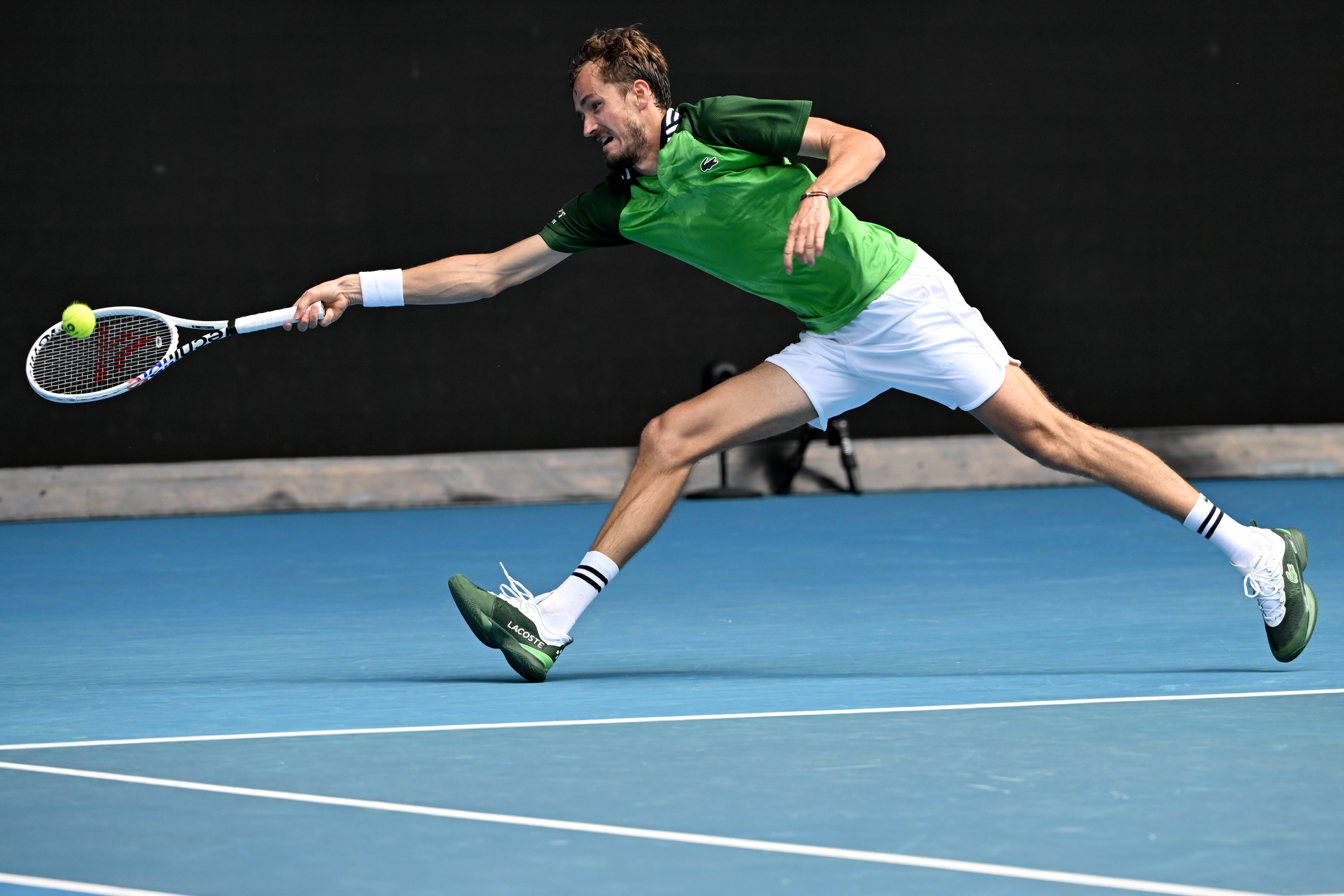 梅德韦杰夫状态火爆，年终总决赛半决赛对阵明尼苏达森林狼，本菲卡力争不败的简单介绍